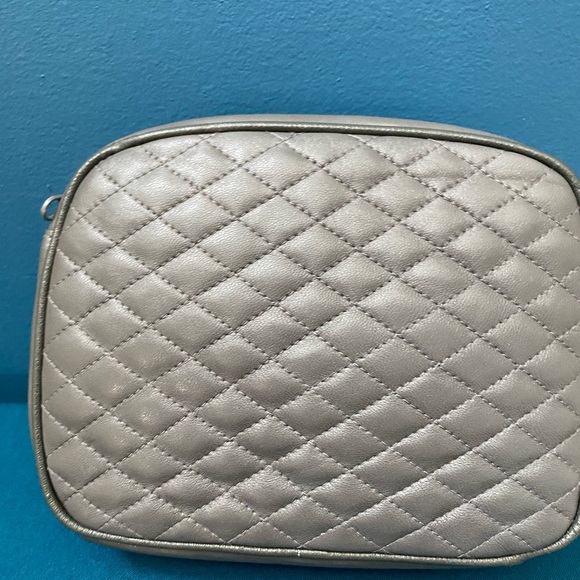 Quilted Leather Gray Crossbody Bag - Picture 5 of 6